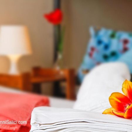 Santangela Hostel & Rooms Менаджо Екстер'єр фото