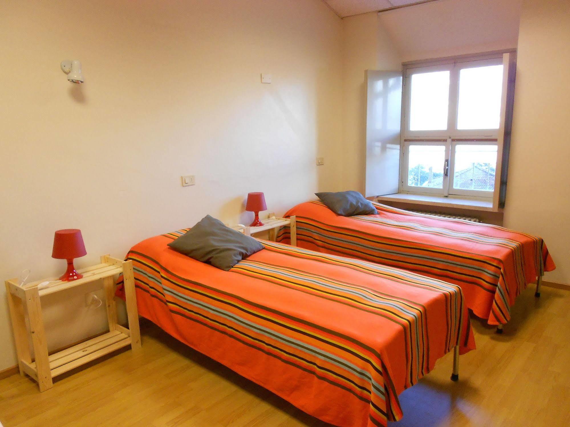 Santangela Hostel & Rooms Менаджо Екстер'єр фото
