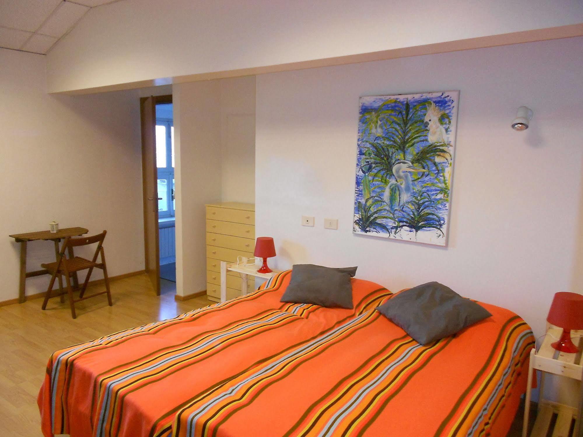 Santangela Hostel & Rooms Менаджо Екстер'єр фото