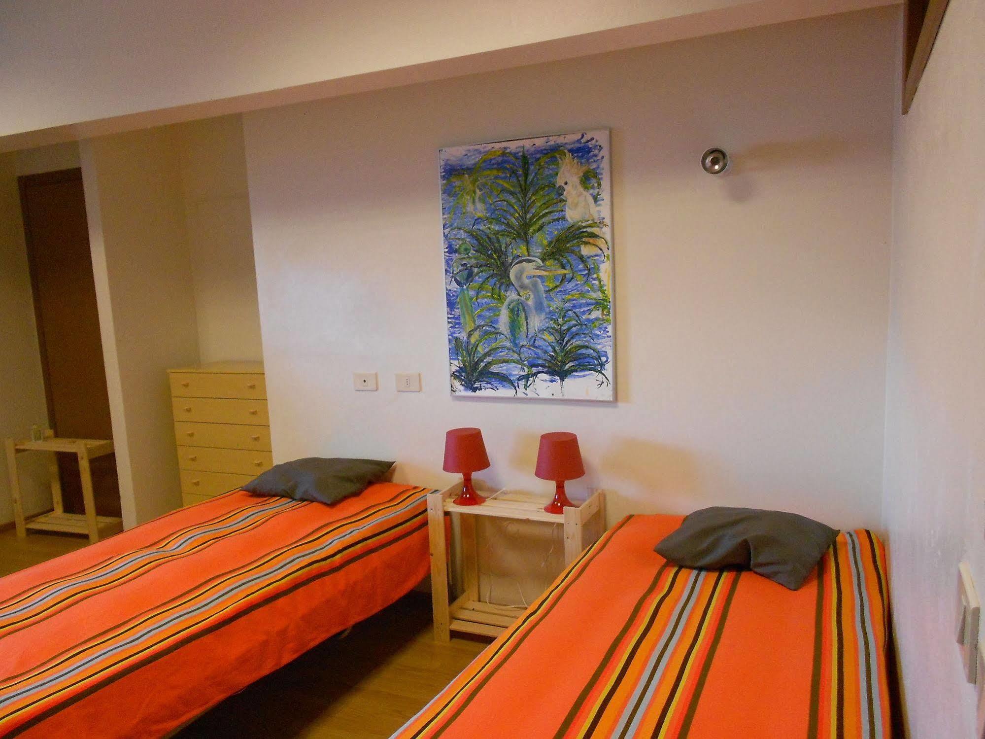 Santangela Hostel & Rooms Менаджо Екстер'єр фото