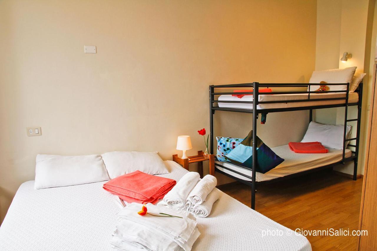 Santangela Hostel & Rooms Менаджо Екстер'єр фото