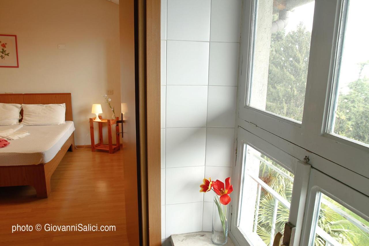 Santangela Hostel & Rooms Менаджо Екстер'єр фото