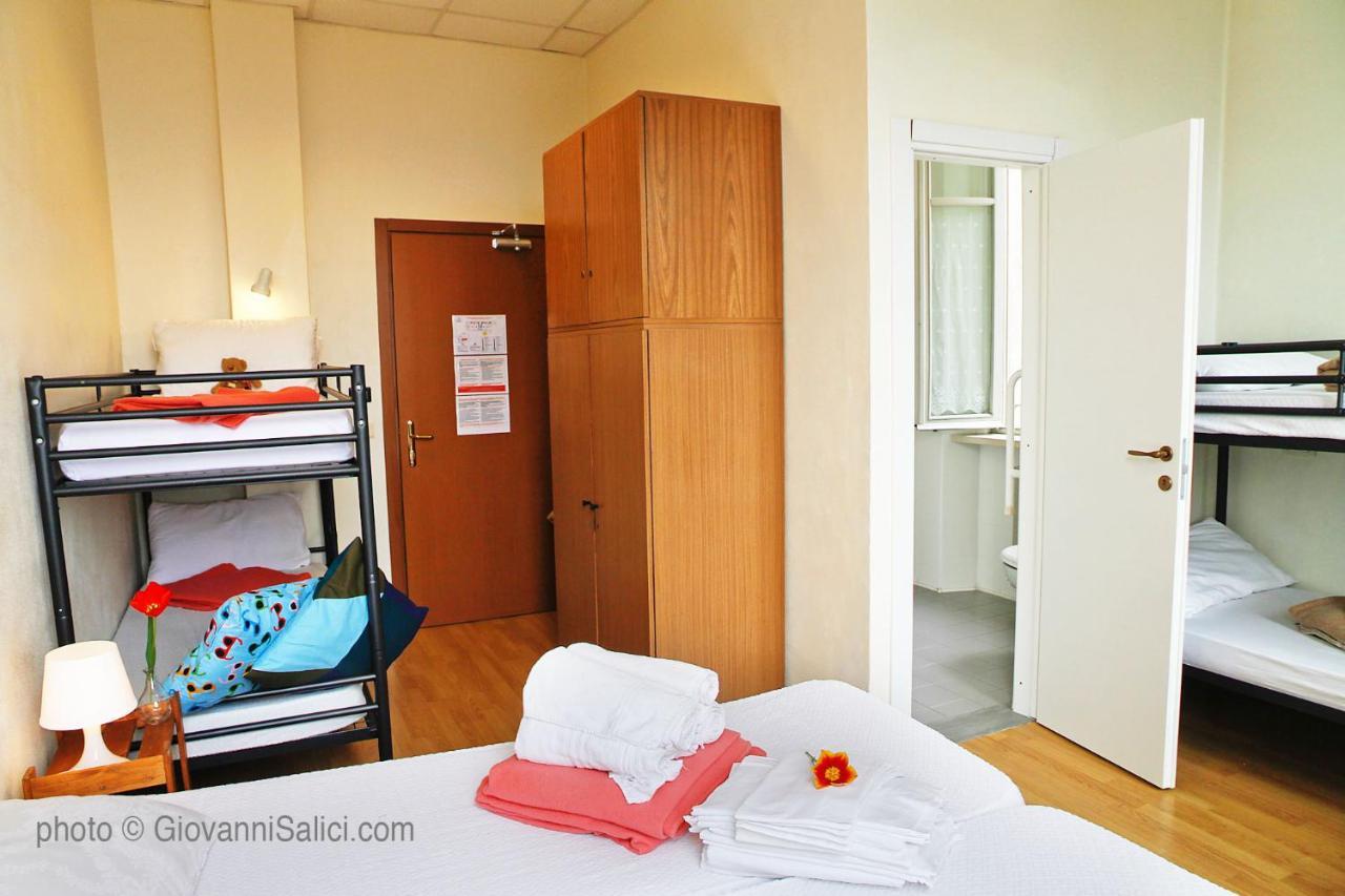 Santangela Hostel & Rooms Менаджо Екстер'єр фото